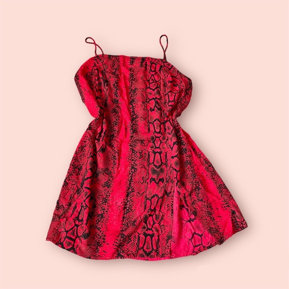Dresses & Skirts - Mini dress